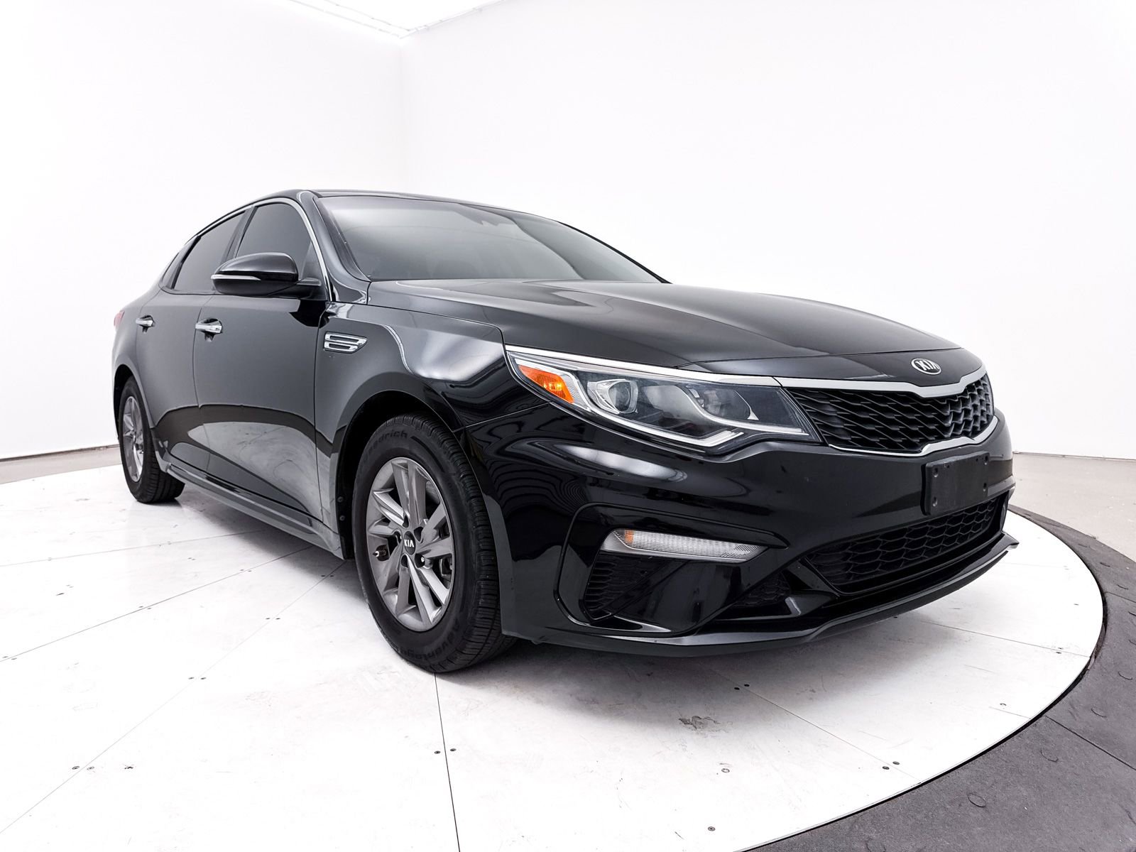 Used 2020 Kia Optima LX image 10