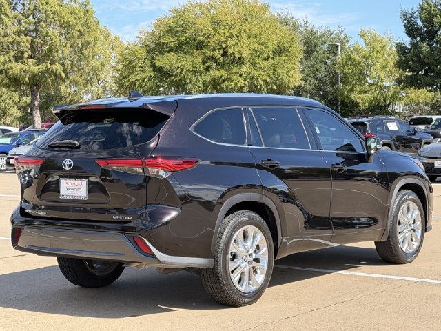 Used 2020 Toyota Highlander Limited FWD image 4