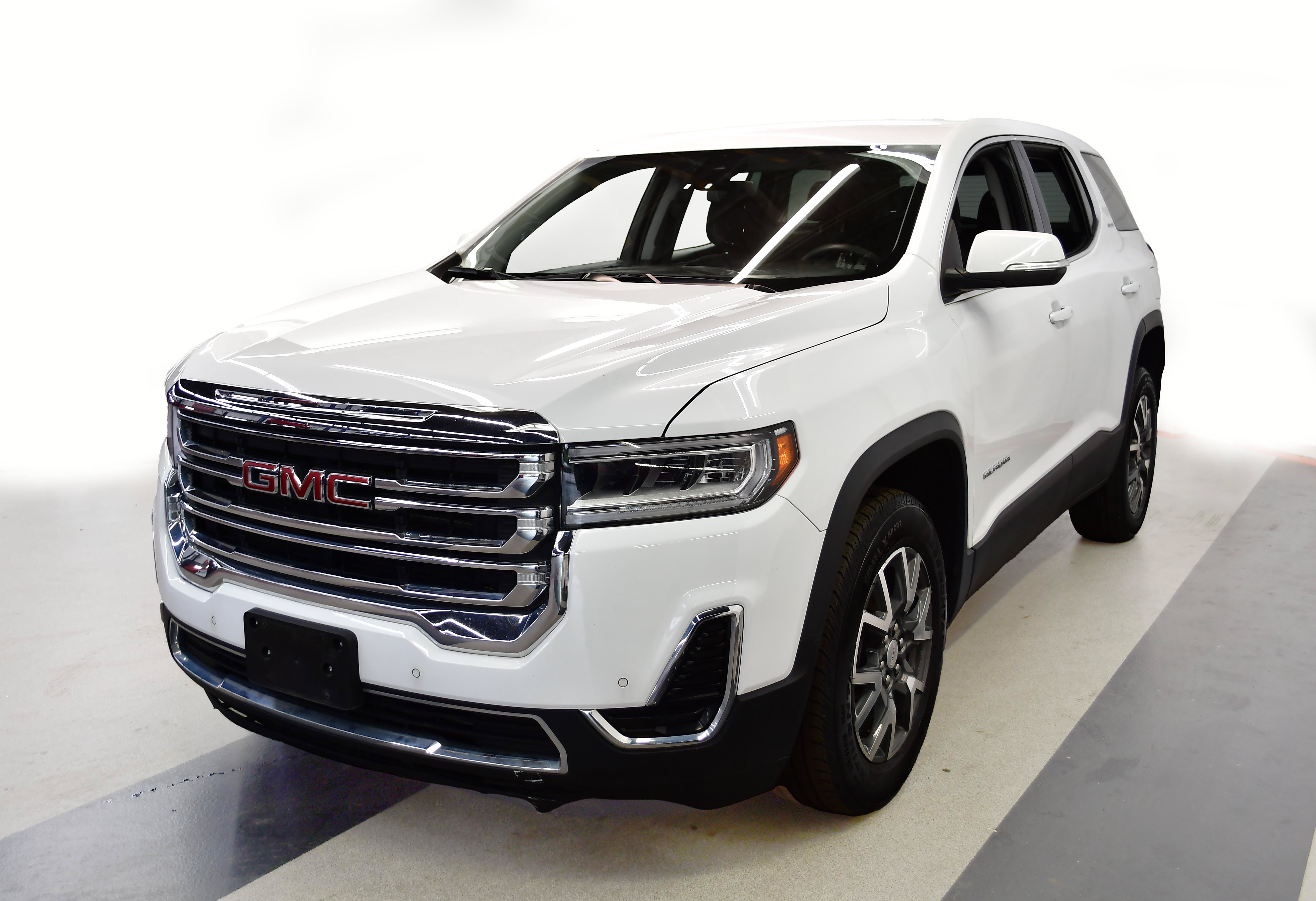 Used 2023 GMC Acadia SLE AWD/4WD image 7