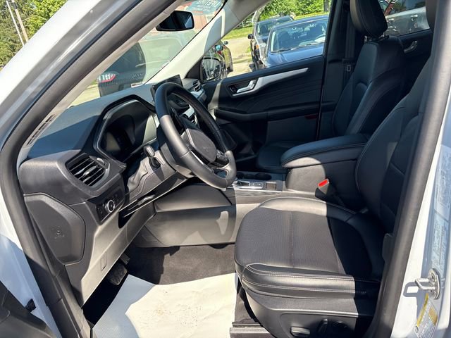Used 2025 Ford Escape Platinum AWD/4WD image 8