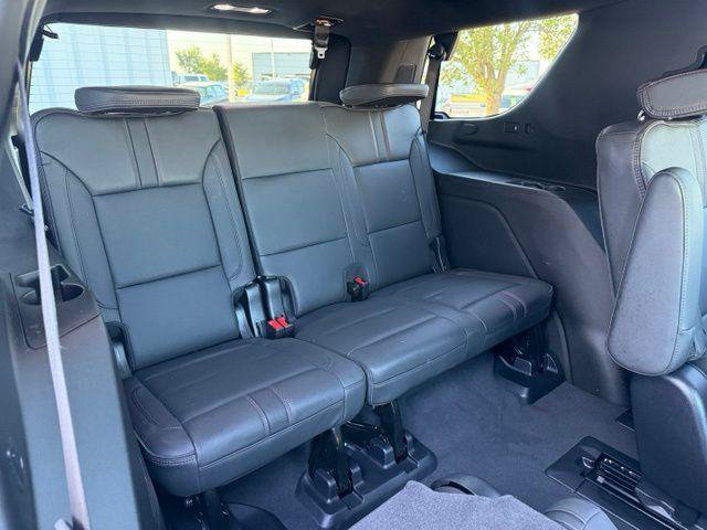 Used 2024 Chevrolet Tahoe RST w/ Luxury Package RWD image 5