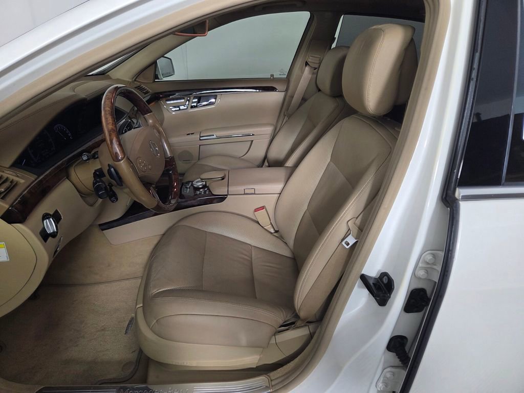 Used 2011 Mercedes-Benz S 550 4MATIC image 9