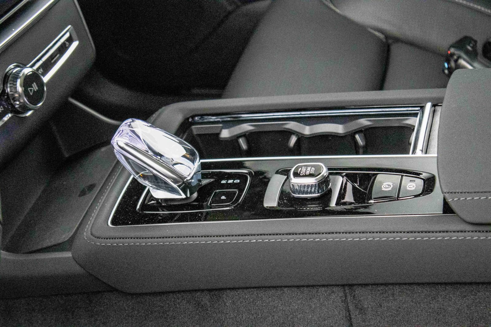 New 2026 Volvo XC90 B6 Ultra w/ Lounge Package AWD/4WD image 29