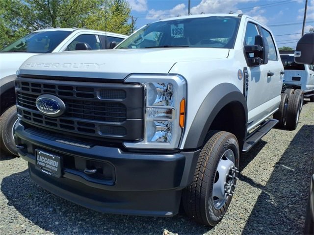 New 2025 Ford F550 4x4 Crew Cab image 2