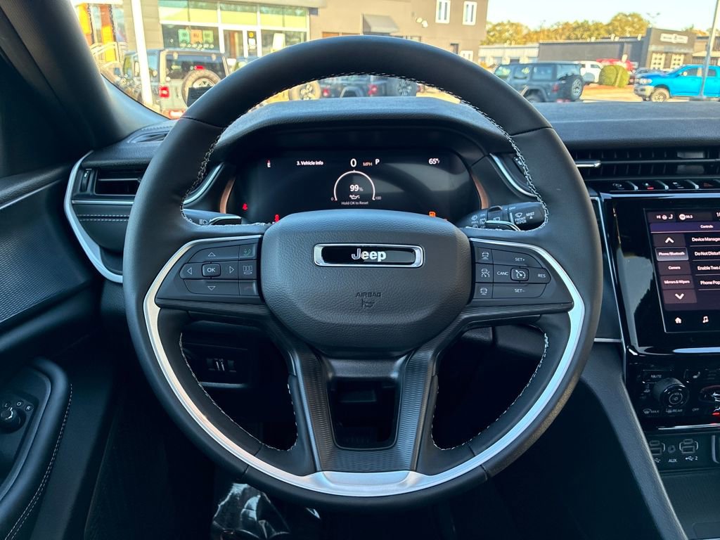New 2025 Jeep Grand Cherokee image 14