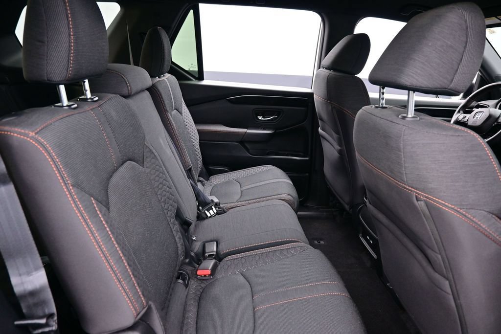 Certified 2023 Honda Pilot Sport image 33