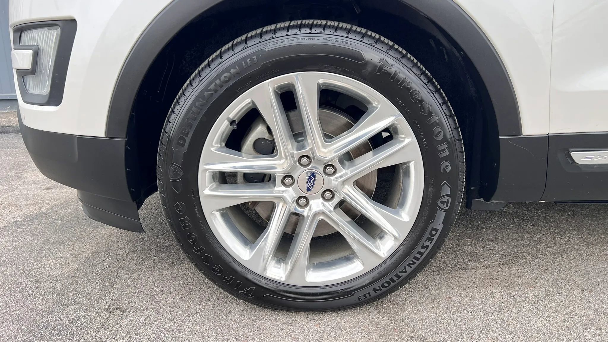 Used 2017 Ford Explorer XLT w/ Equipment Group 202A image 9