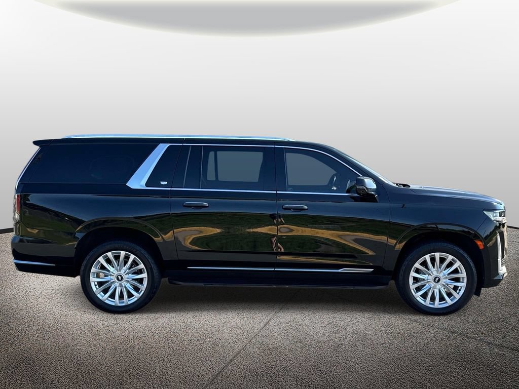 Used 2024 Cadillac Escalade ESV Luxury RWD image 4
