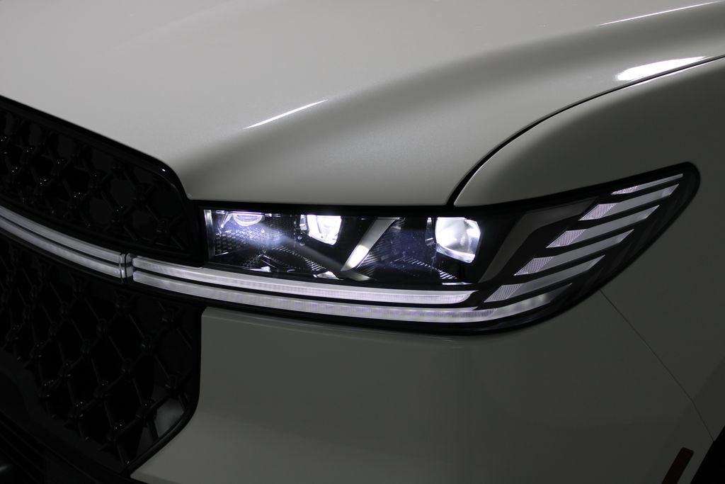 New 2026 Lincoln Navigator Reserve image 21