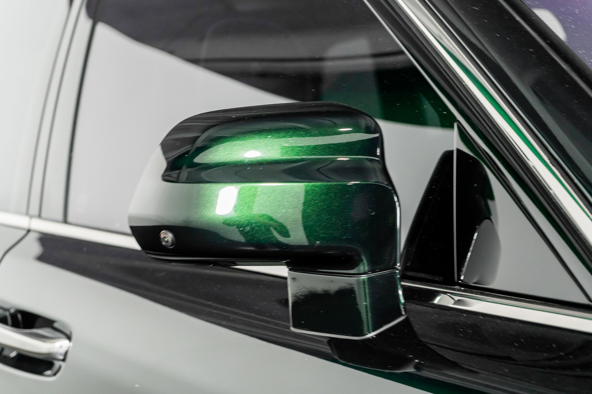 Used 2023 Rolls-Royce Cullinan w/ Cullinan Package image 18