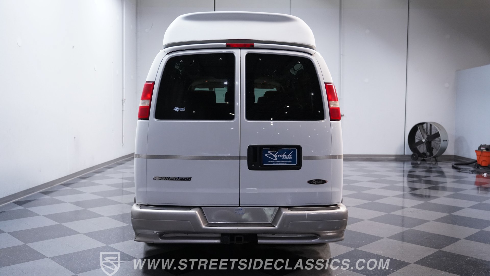 Used 2007 Chevrolet Express 1500 w/ Preferred Equipment Group RWD image 10