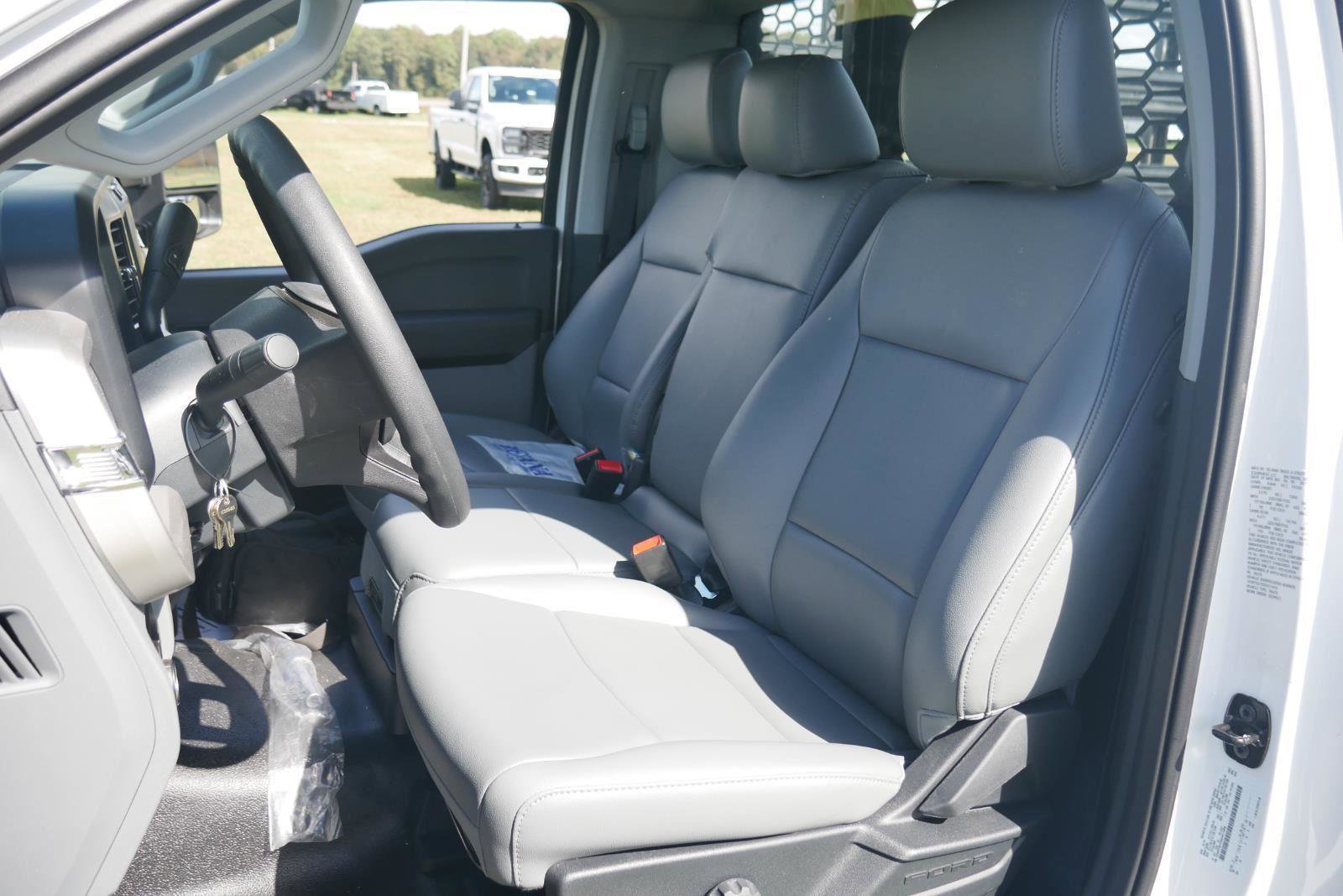 New 2025 Ford F550 2WD Regular Cab Super Duty image 54