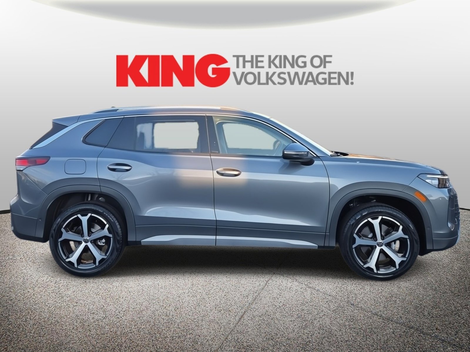 New 2026 Volkswagen Tiguan SE image 2