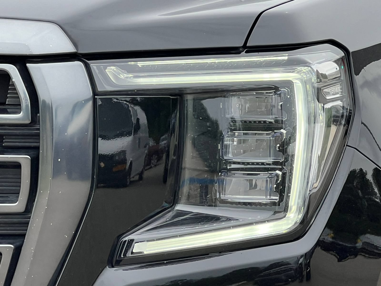 Used 2023 GMC Yukon XL AT4 w/ AT4 Premium Plus Package AWD/4WD image 54