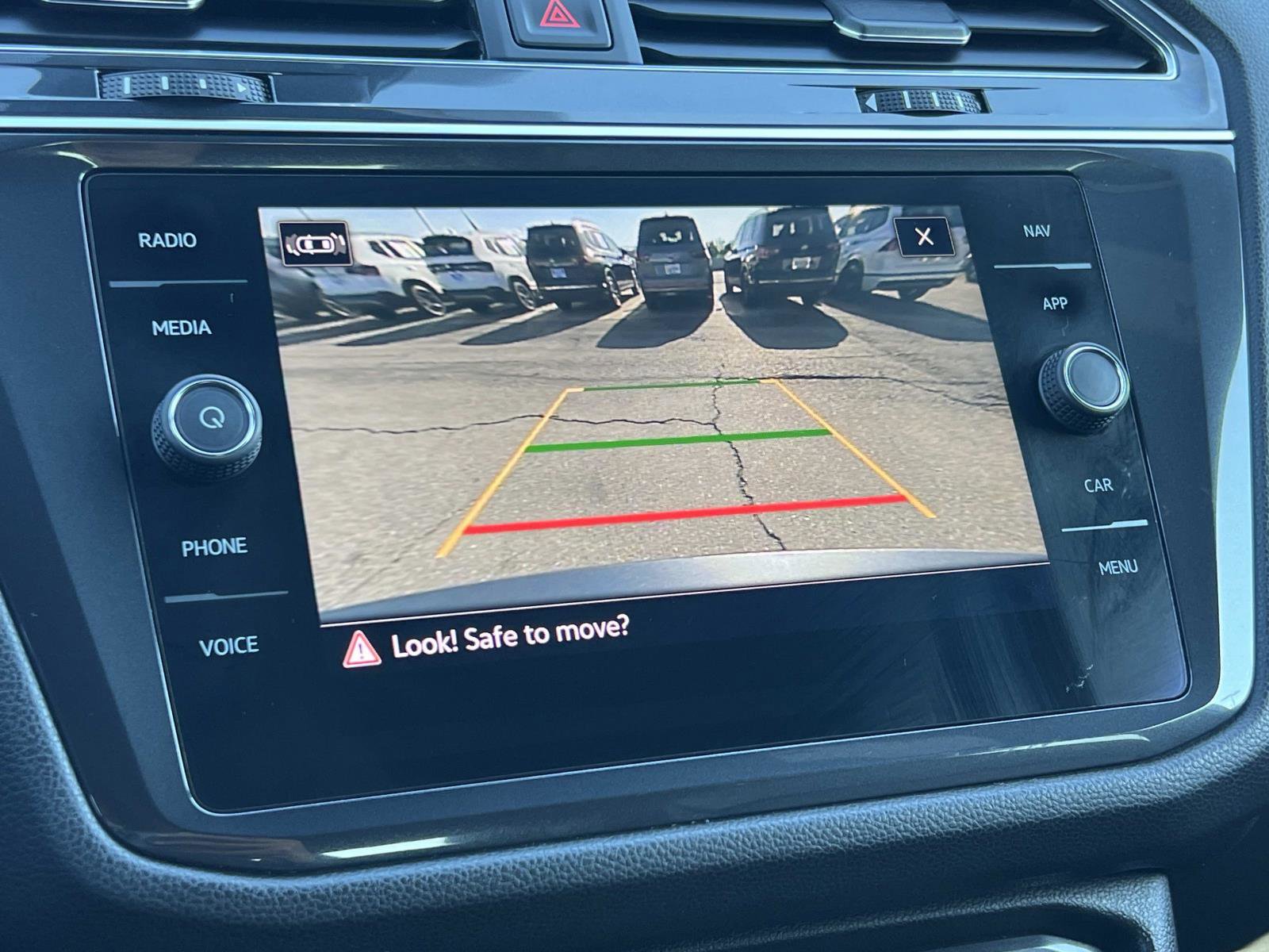 Used 2021 Volkswagen Tiguan SEL Premium R-Line image 15