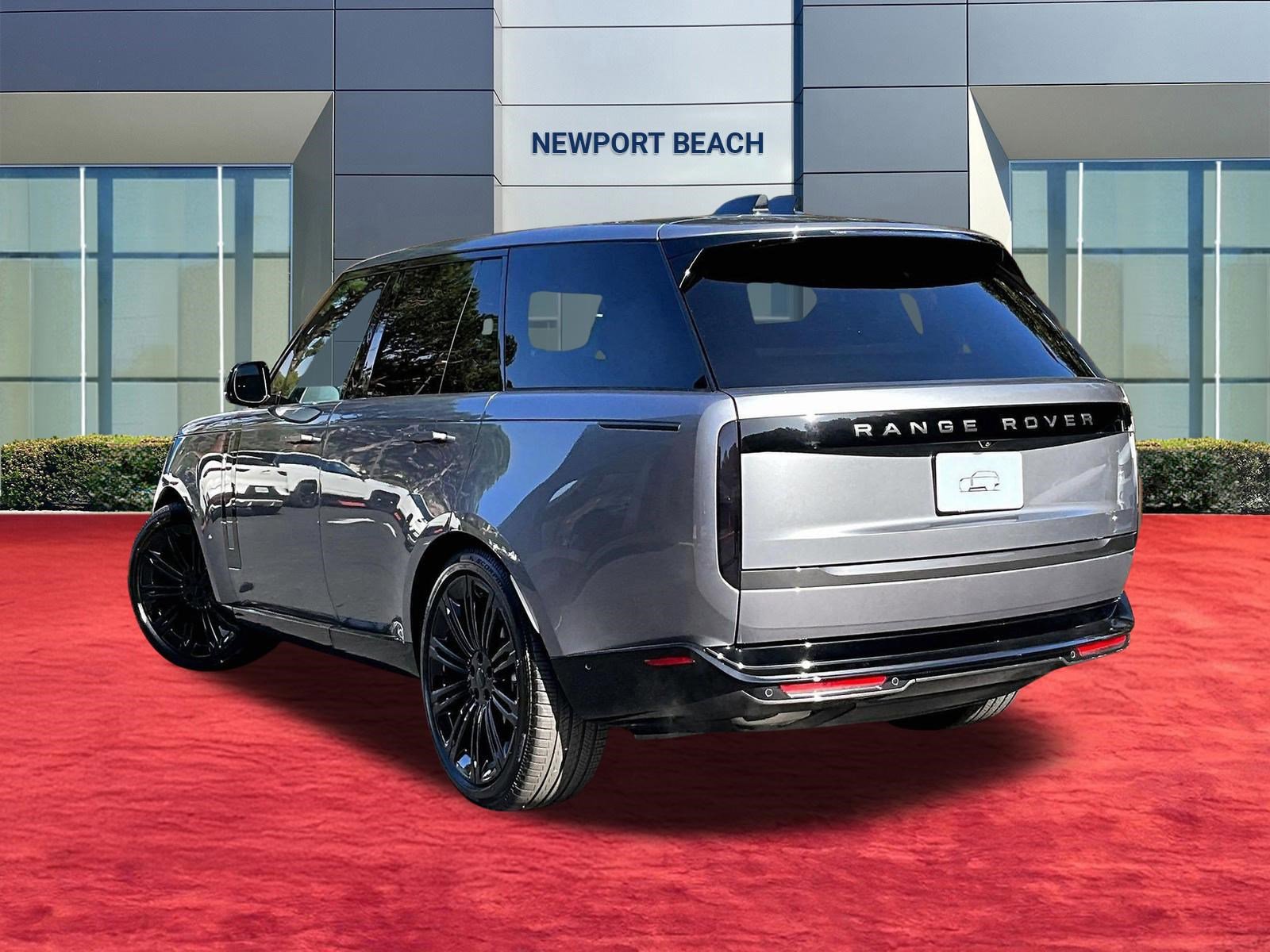 New 2026 Land Rover Range Rover SE image 3