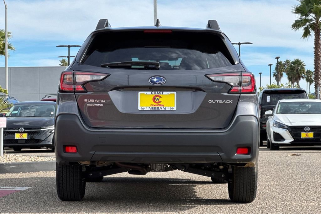 Used 2025 Subaru Outback Premium image 5