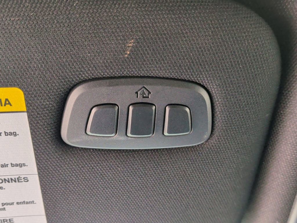 Used 2025 Ford Explorer ST-Line image 21