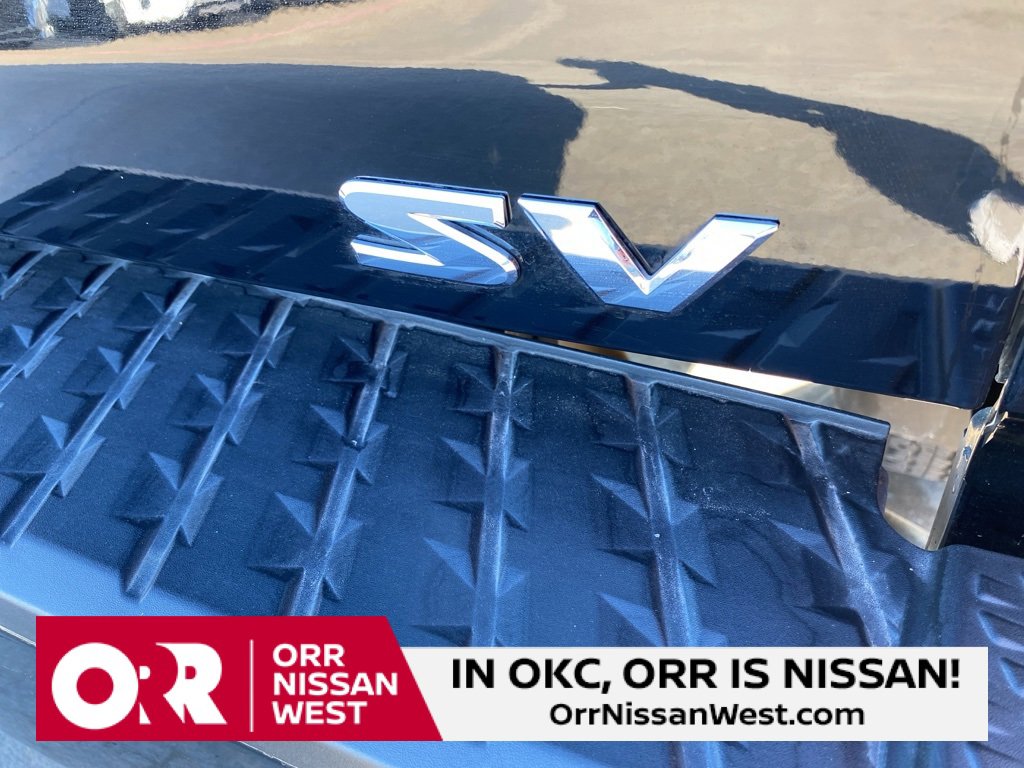 Used 2024 Nissan Titan SV w/ SV Convenience Package image 11