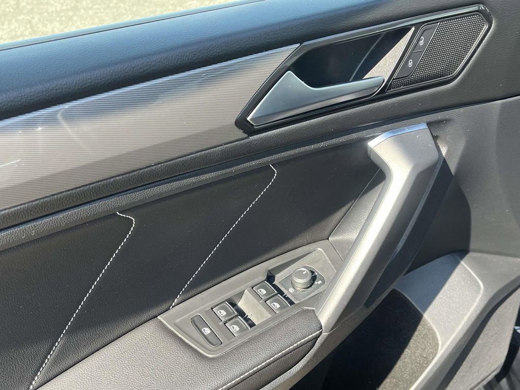 Certified 2023 Volkswagen Tiguan SE w/ Panoramic Sunroof Package image 20