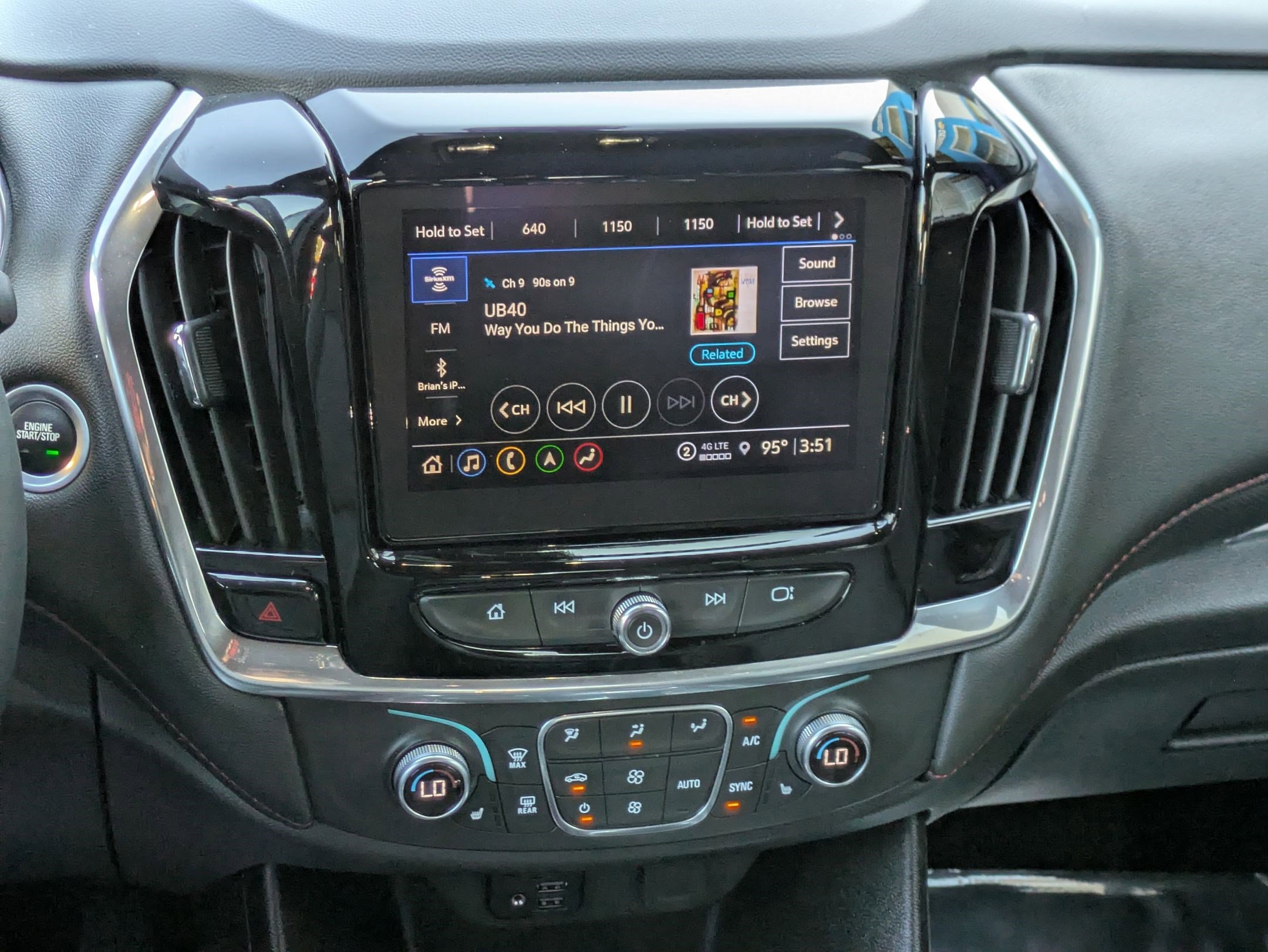 Used 2023 Chevrolet Traverse RS image 18