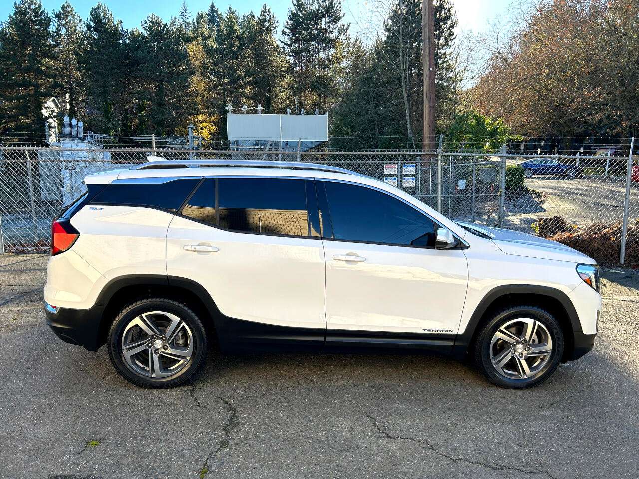 Used 2019 GMC Terrain SLT w/ Infotainment Package II image 4