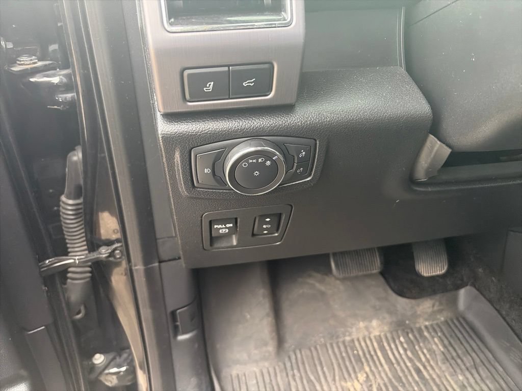 Used 2018 Ford Expedition Max Platinum AWD/4WD image 19