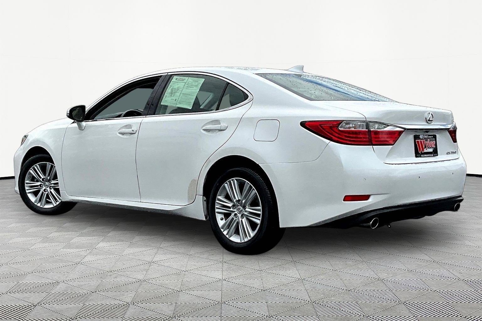 Used 2015 Lexus ES 350 w/ Premium Package FWD image 4