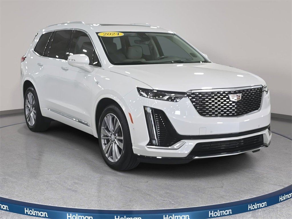 Used 2023 Cadillac XT6 Premium Luxury w/ Technology Package image 4