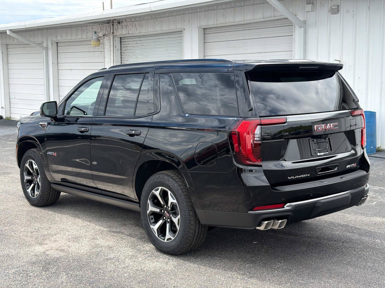 New 2026 GMC Yukon AT4 w/ AT4 Premium Plus Package AWD/4WD image 5