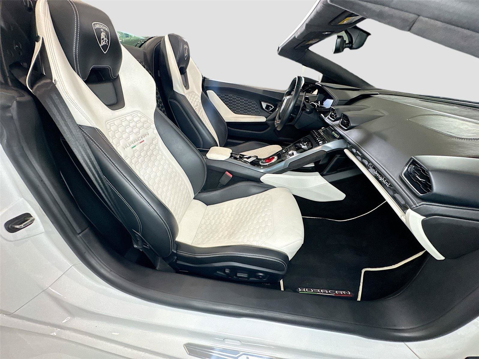 Used 2018 Lamborghini Huracan LP 580-2 RWD image 13