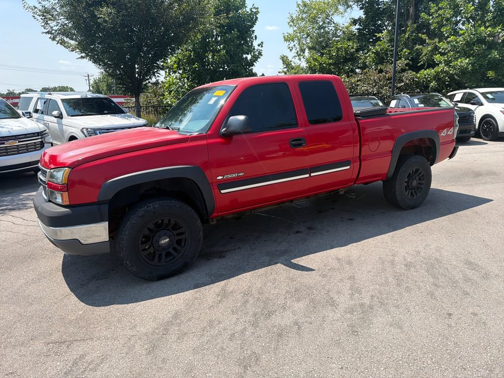 Used 2005 Chevrolet Silverado 2500 LS AWD/4WD image 3