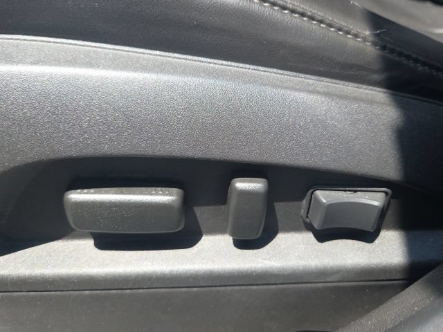 Used 2011 GMC Terrain SLT FWD image 25