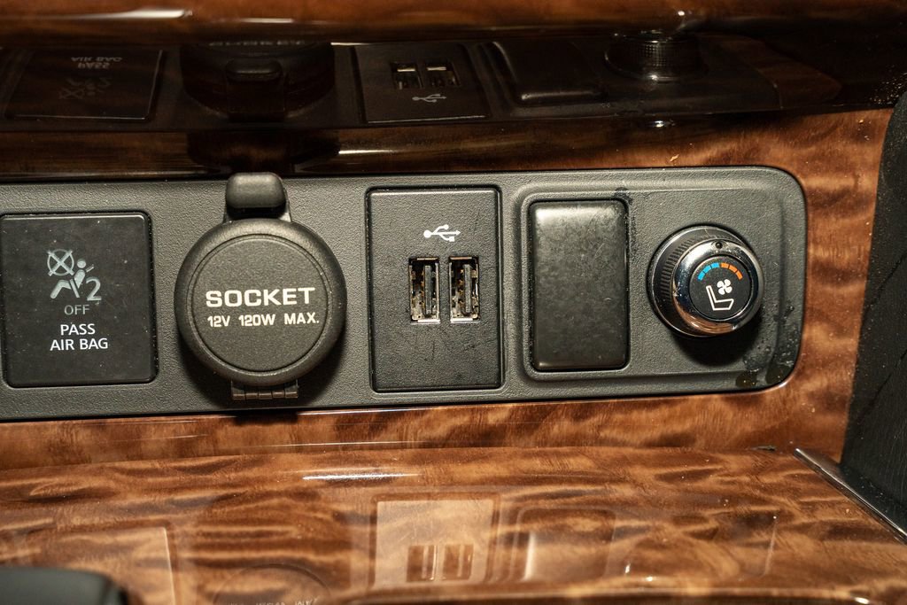 Used 2019 Nissan Armada Platinum w/ Captain's Chairs Package image 21