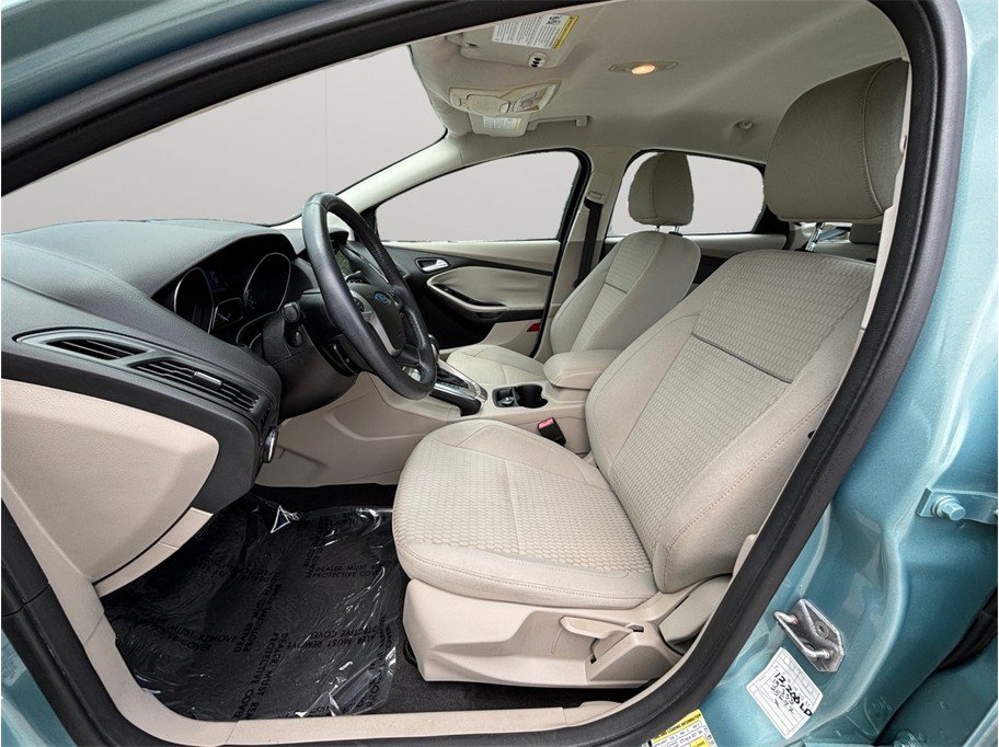 Used 2012 Ford Focus SEL FWD image 2