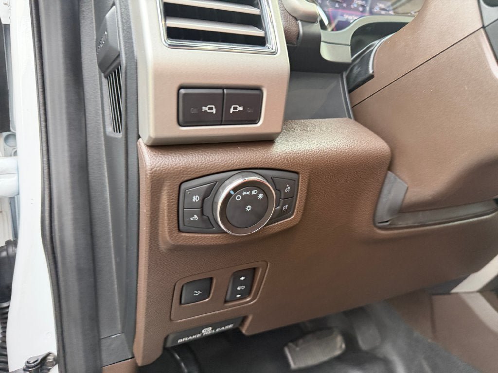 Used 2020 Ford F350 King Ranch w/ King Ranch Ultimate Package AWD/4WD image 19
