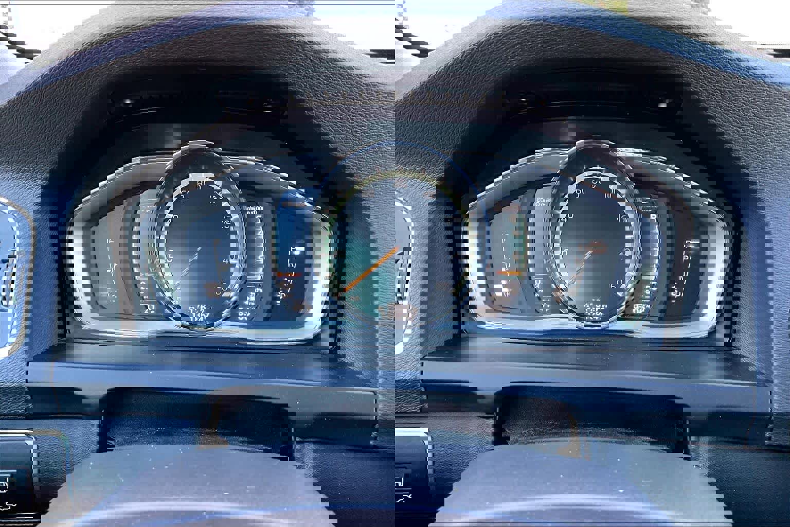 Used 2017 Volvo V60 T5 Cross Country w/ Convenience Package image 25