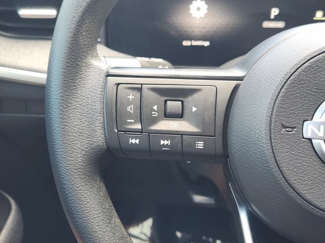 Used 2025 Nissan Kicks SV AWD/4WD image 28