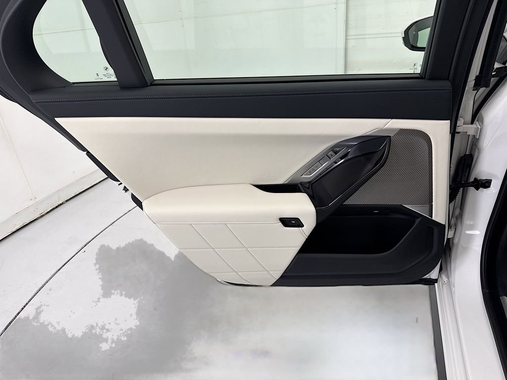 New 2026 BMW i7 xDrive60 AWD/4WD image 25
