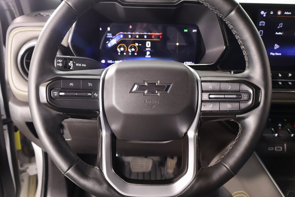 Used 2023 Chevrolet Colorado ZR2 w/ ZR2 Convenience Package III image 3