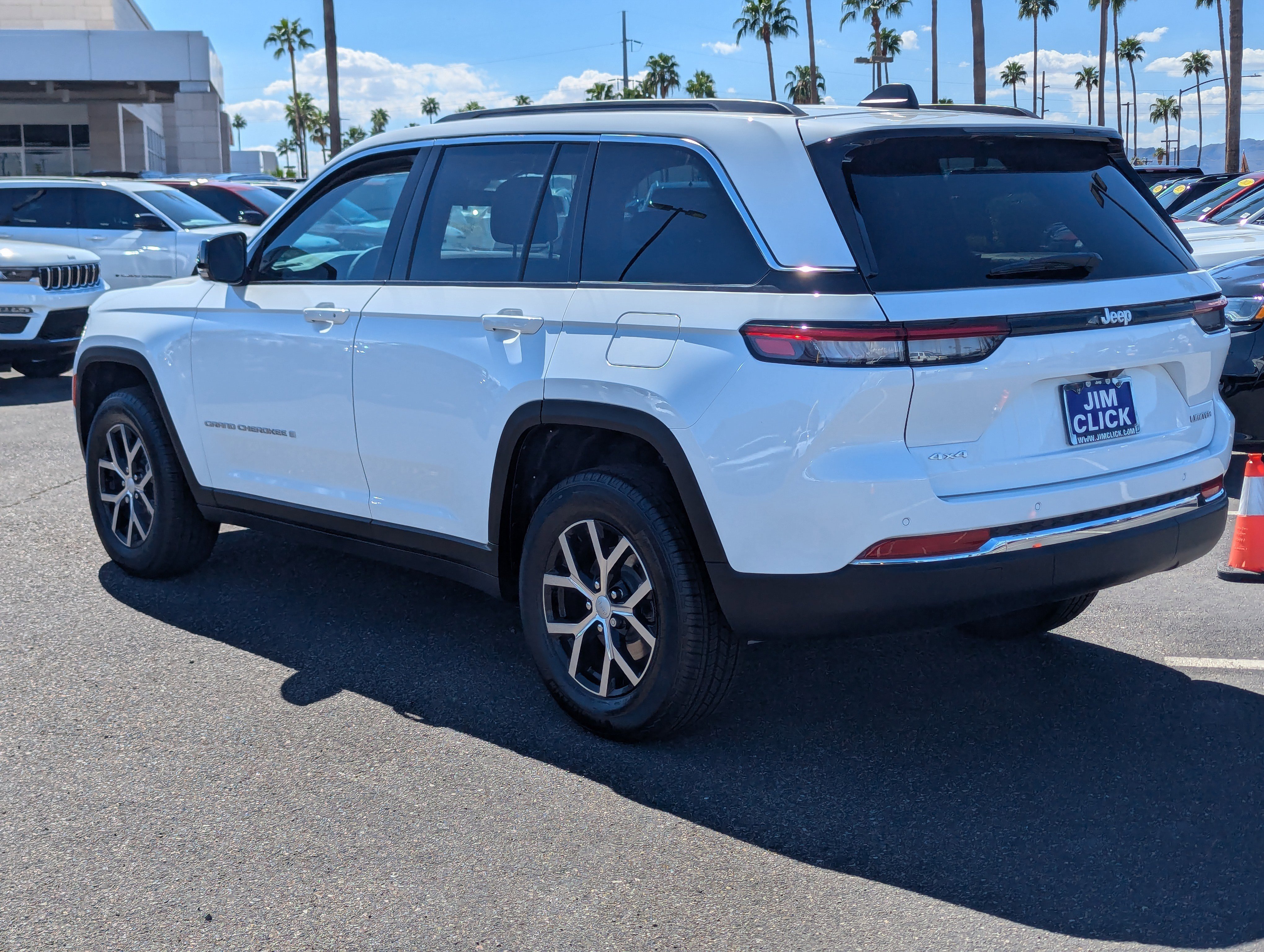 New 2025 Jeep Grand Cherokee Limited w/ Trailer Tow Package image 4