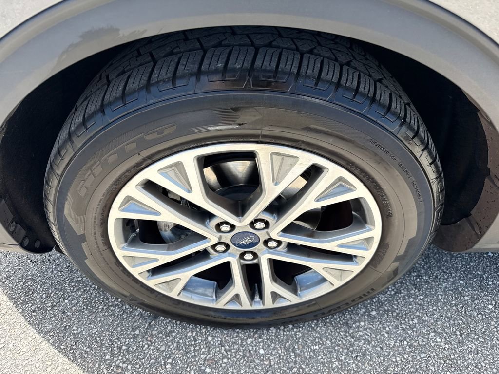 Used 2022 Ford Escape SEL FWD image 13