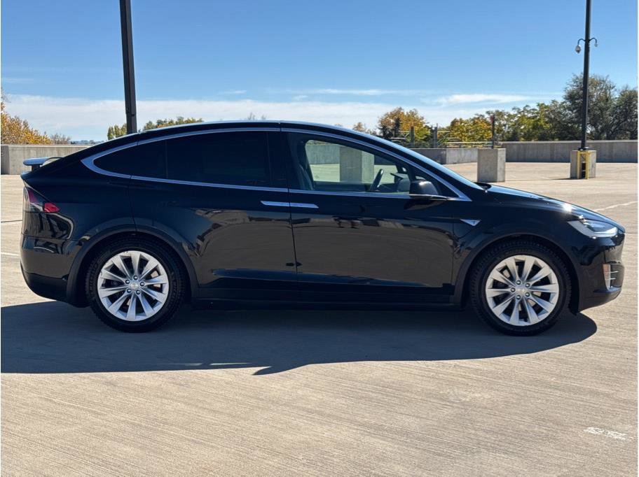 Used 2016 Tesla Model X 90D image 9