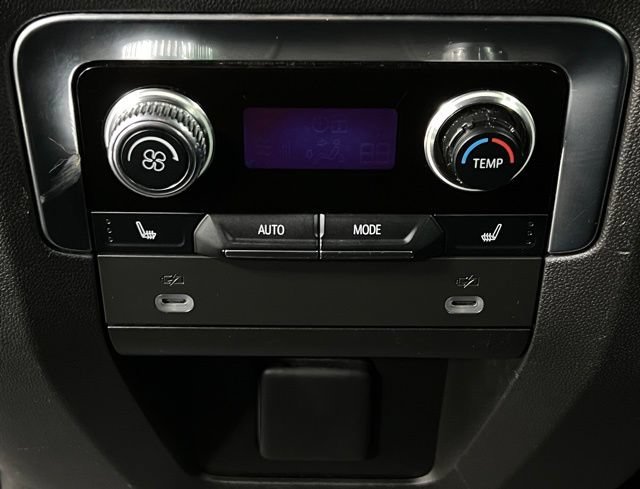 Used 2022 GMC Yukon XL Denali w/ Advanced Technology Package AWD/4WD image 45