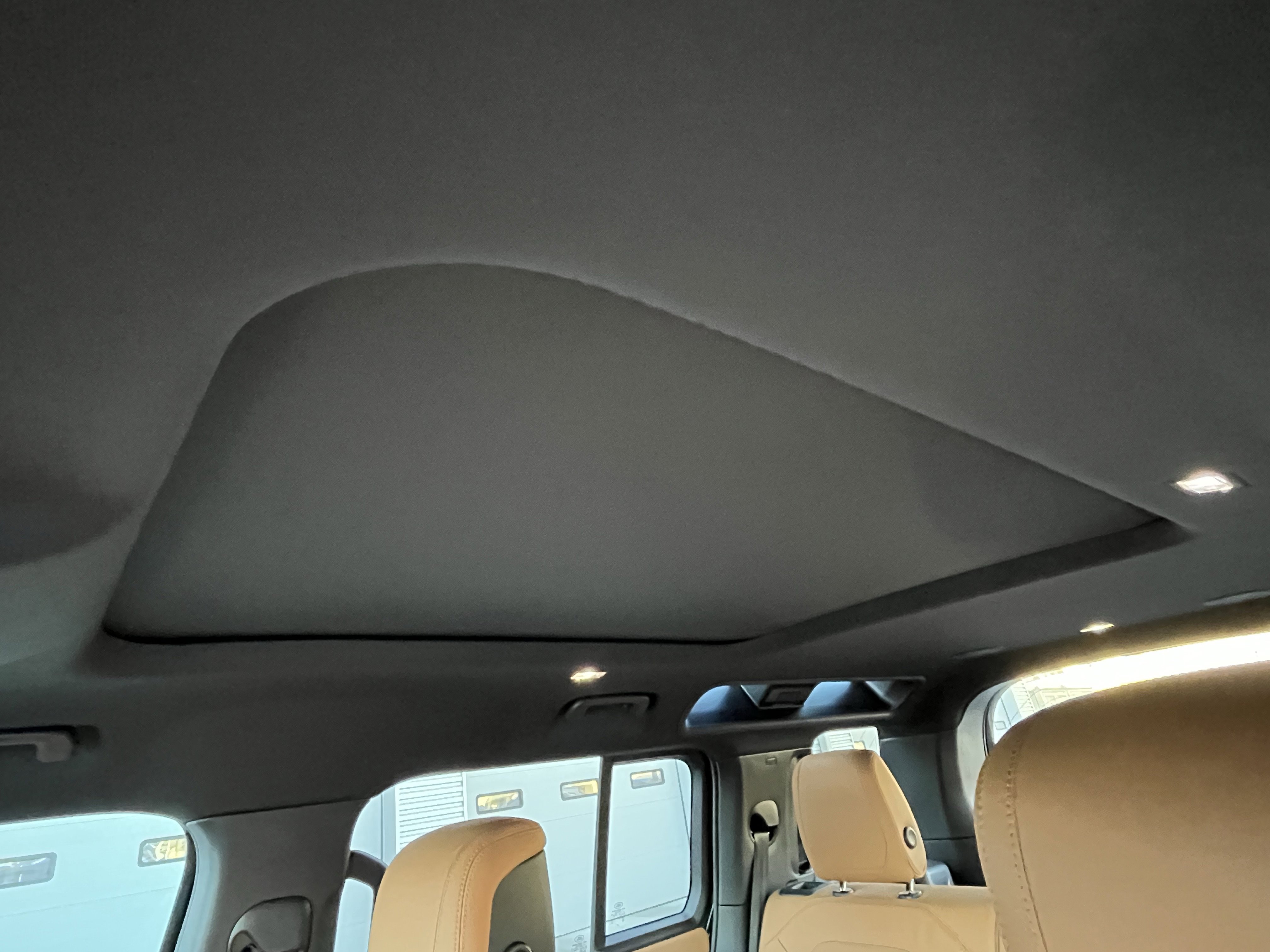 Used 2024 Land Rover Defender 110 V8 image 24