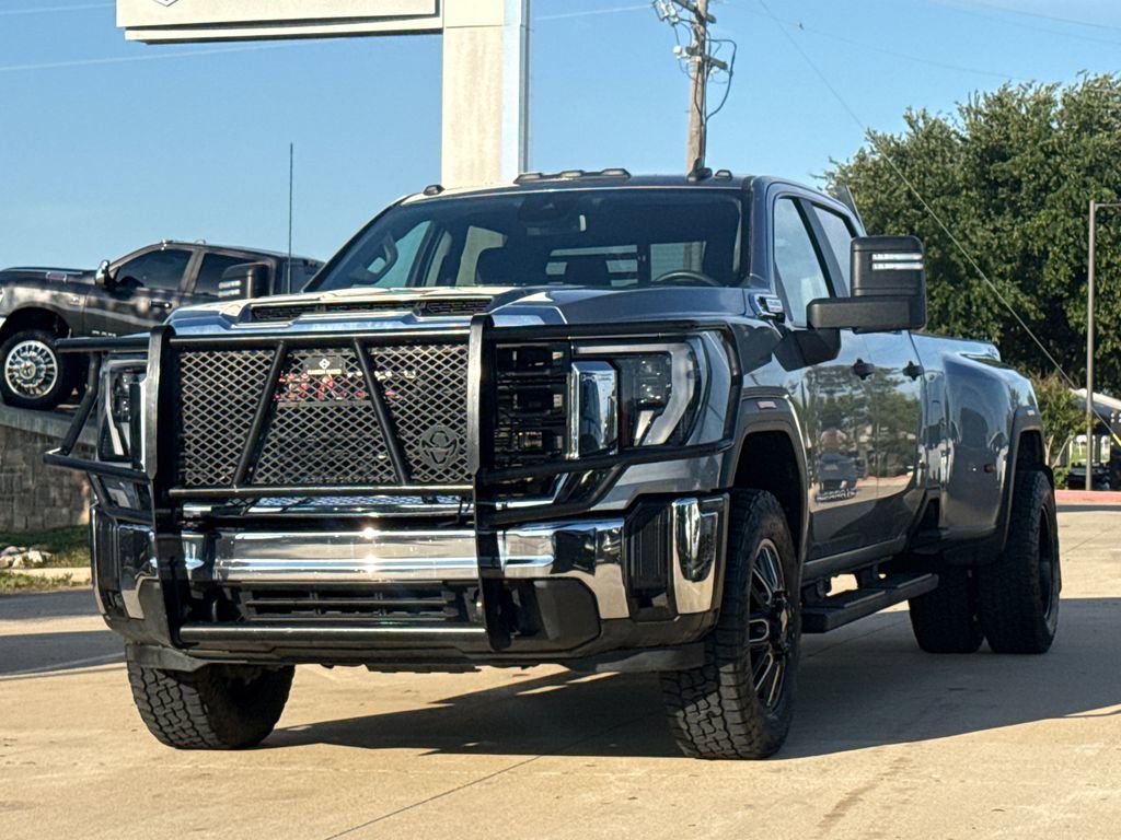 Used 2024 GMC Sierra 3500 Pro AWD/4WD image 3