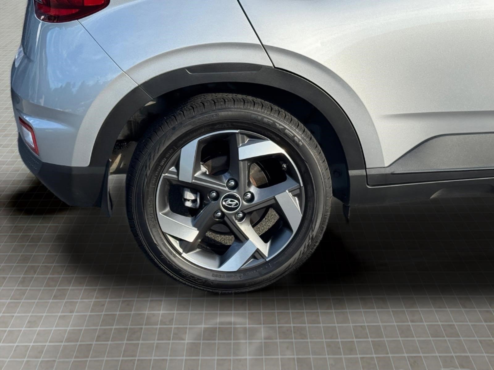 Certified 2025 Hyundai Venue SEL FWD image 14