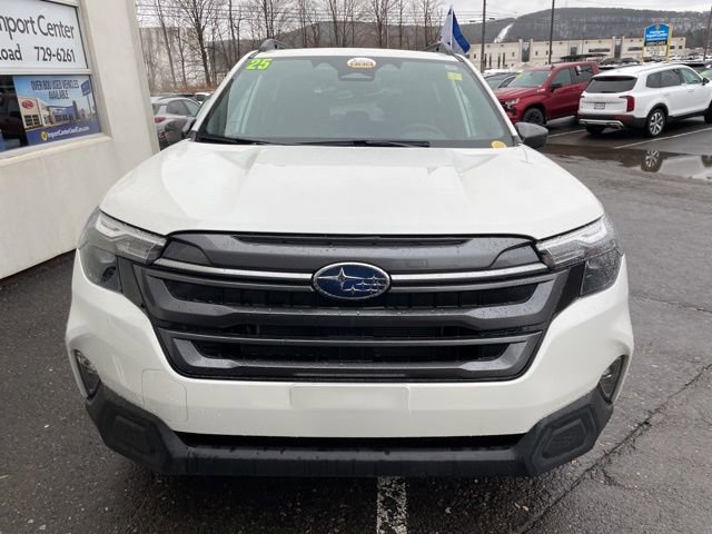 Used 2025 Subaru Forester Premium image 7