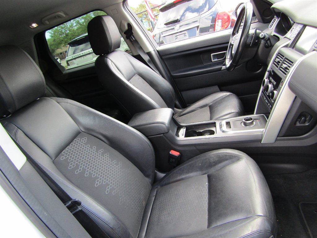 Used 2017 Land Rover Discovery Sport SE AWD/4WD image 5
