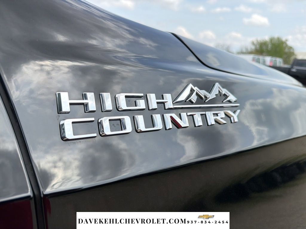 Used 2025 Chevrolet Suburban High Country w/ Sun And Tow Package AWD/4WD image 40